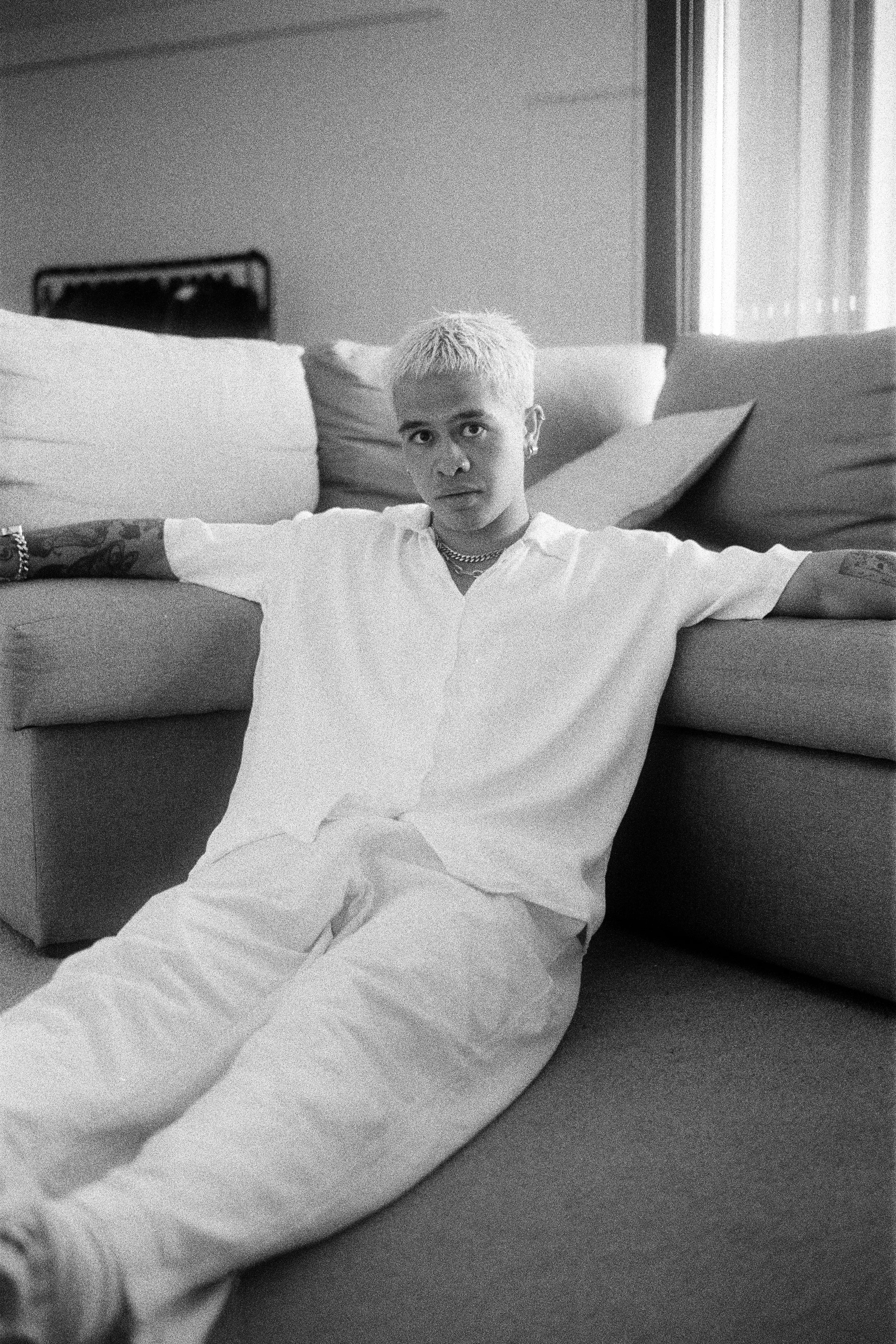 jules in his living room